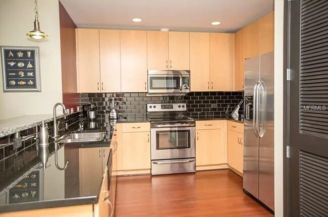 Foto del edificio - 777 N Ashley Dr