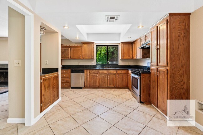 Building Photo - North East 4 Bedroom & Sparkling Pool
