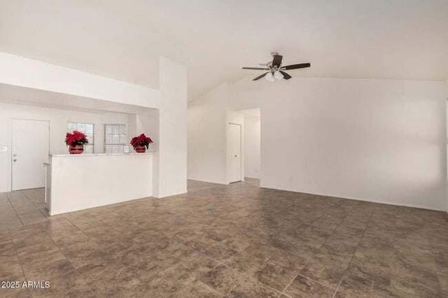 Building Photo - 2702 E Cathedral Rock Dr