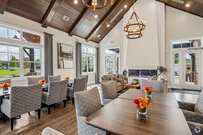 Interior Photo - The Villas at Bakers Ridge - P1