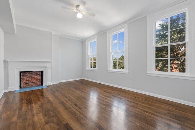 Foto del edificio - 239 W Lafayette Ave