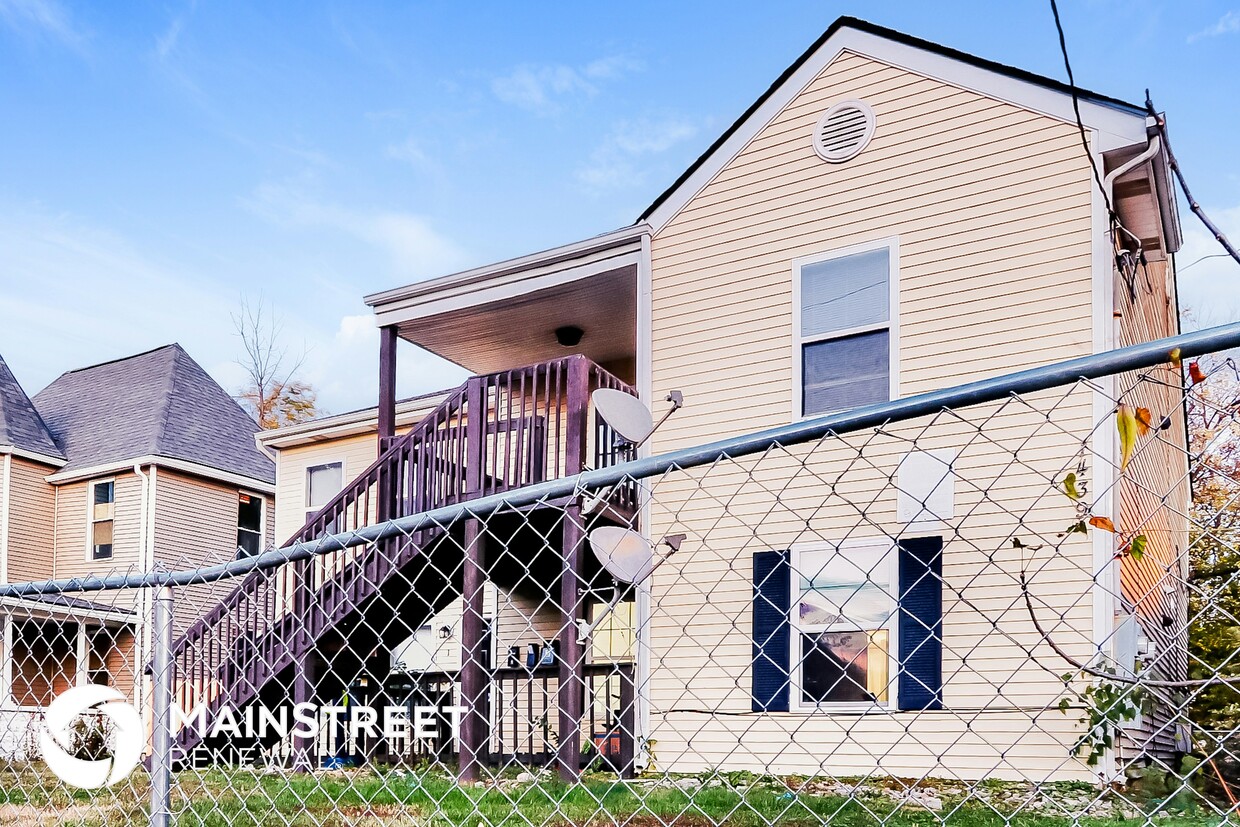 Foto principal - 1439 Beech St