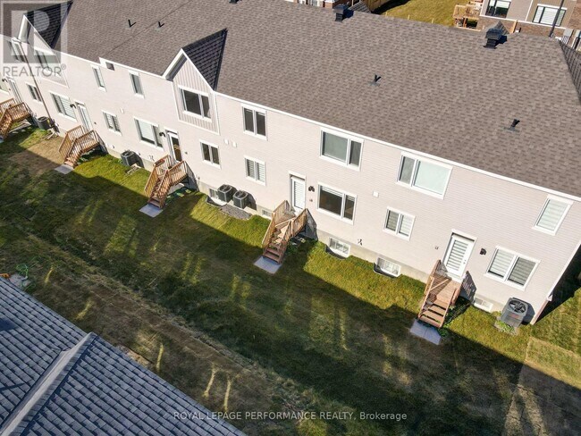 Building Photo - 116 Pizzicato St