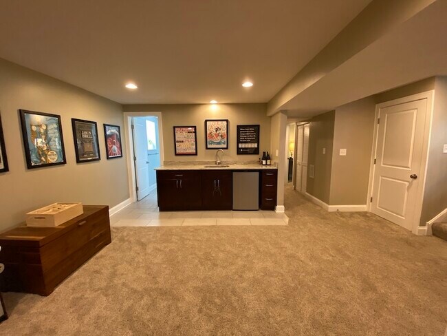 Foto del edificio - 917 Rose Ln