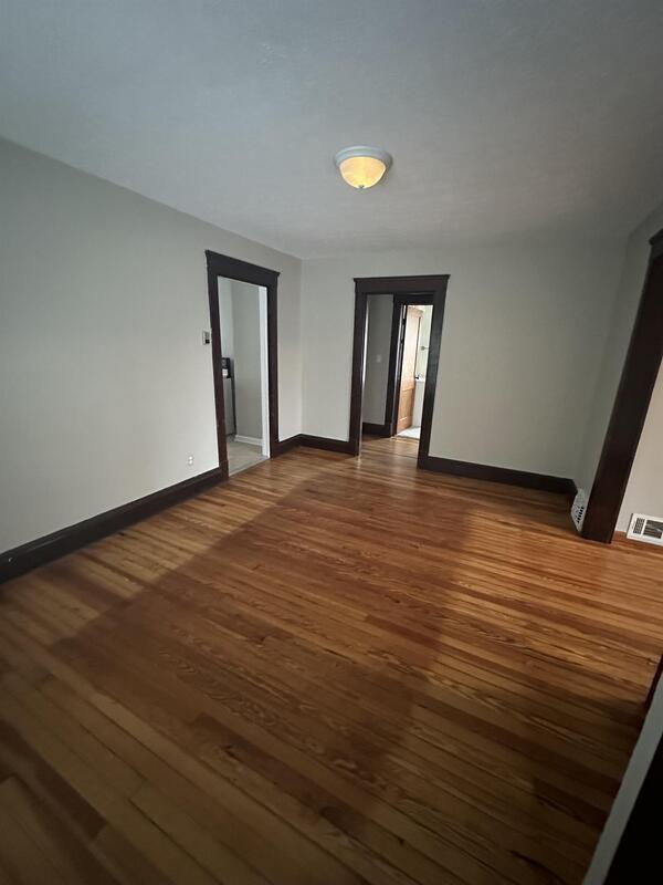 4517 Bucyrus Ave Cleveland, OH 44109 Alquileres en Cleveland, OH