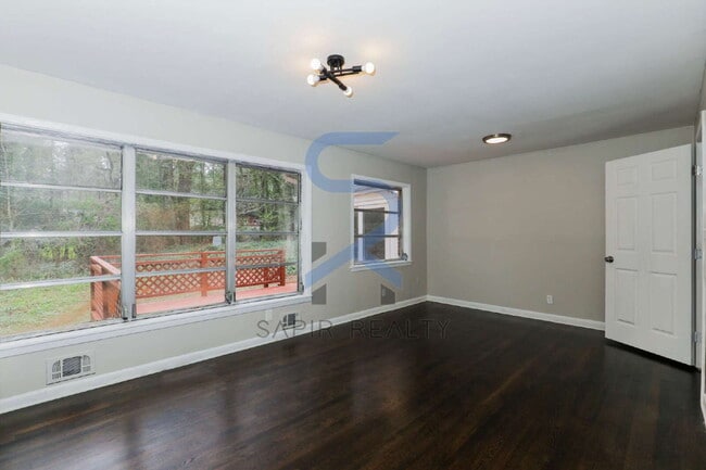 Building Photo - Collier Heights Classic – Spacious 5BR Near Downtown Atlanta