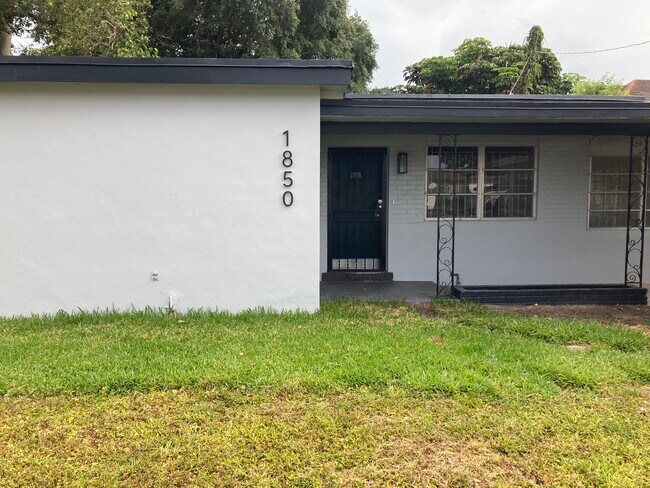 Building Photo - 1850 NW 51st Ter