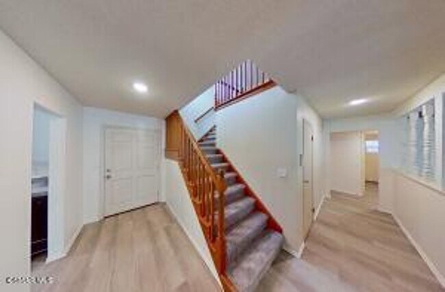 Foto del edificio - Welcome home! This spacious residence offers five bedrooms, three baths, and over 1,900 square feet