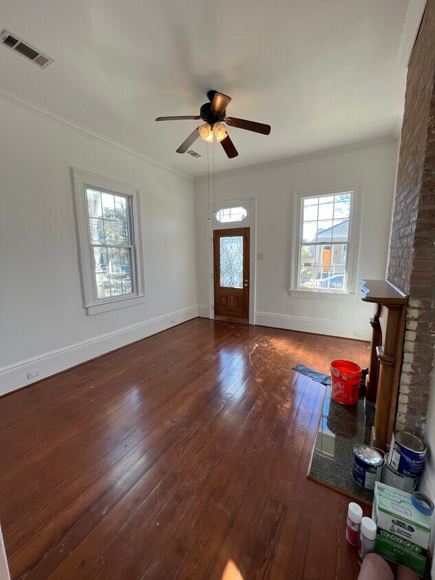 Primary Photo - 428 Belleville St