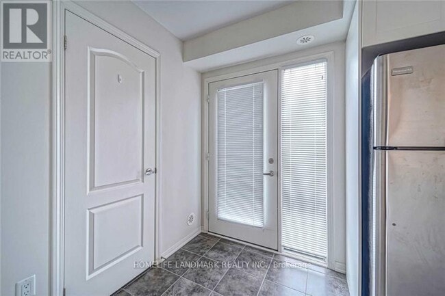 Building Photo - 3185 Boxford Cres