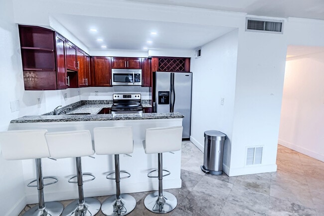 Foto del edificio - 2900 NE 30th St