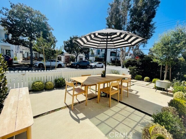 Foto del edificio - 423 Fernleaf Ave
