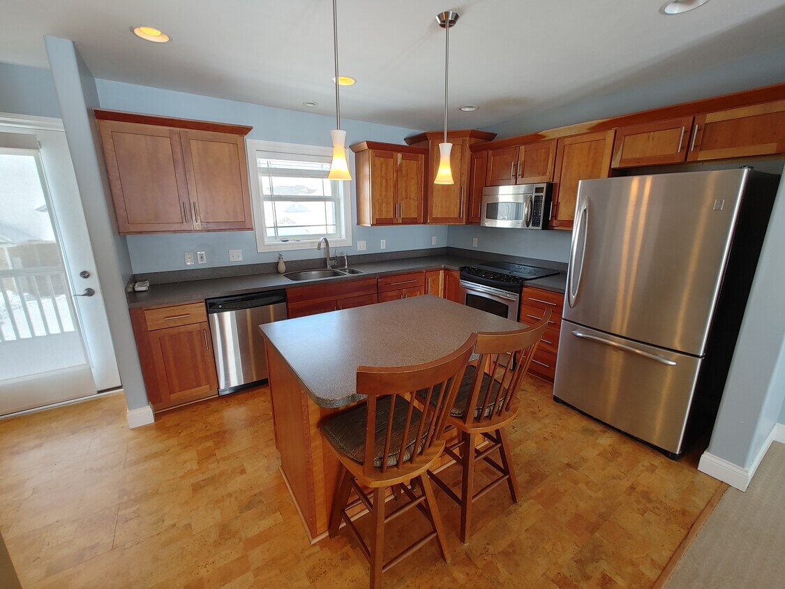 4834 Black Bear Dr, Traverse City, MI 49685 Townhouse for Rent in Traverse City, MI