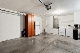 Building Photo - 3220 E Rogers