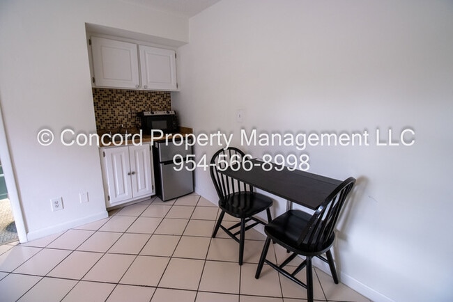 Photo - Furnished Efficiency in Sailboat Bend with... House