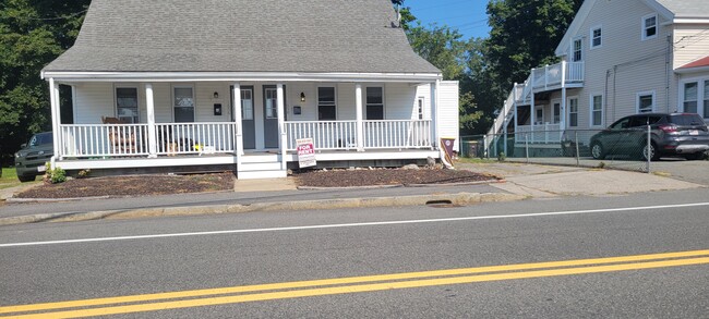 Building Photo - 1658 Commercial St