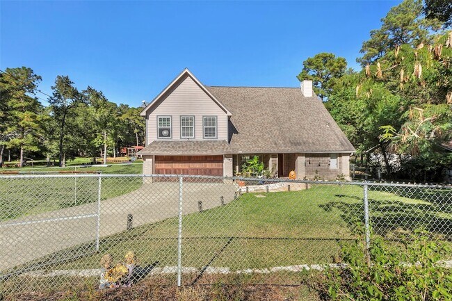 Building Photo - 13392 Southshore Dr
