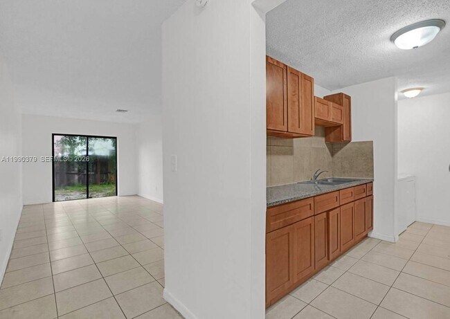 Foto del edificio - 3876 NW 207 St Rd