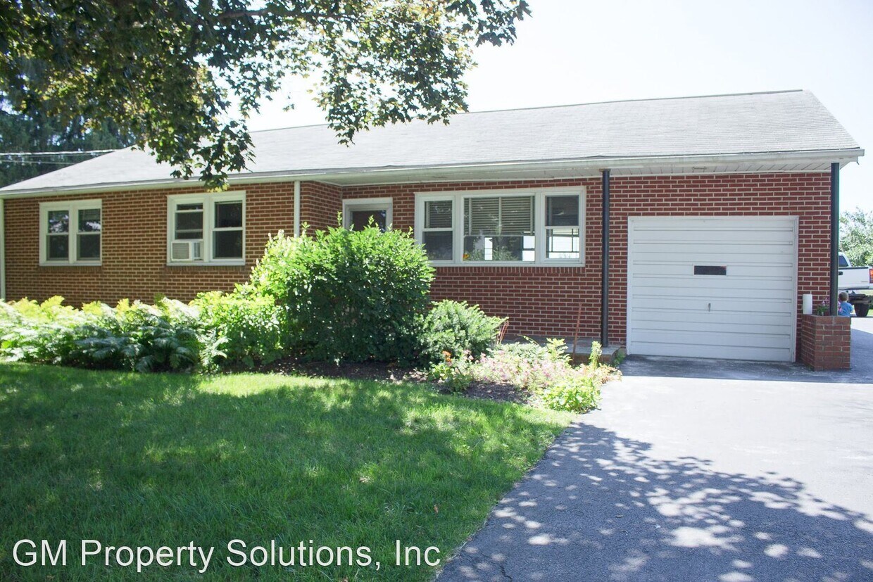 Primary Photo - 3 br, 2 bath House - 1080 Donegal Springs
