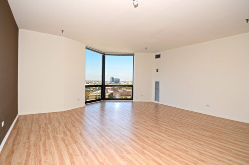 Primary Photo - 1201 N Dearborn St