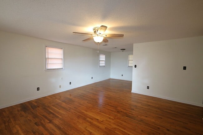 Foto del edificio - 5023 Cedar St