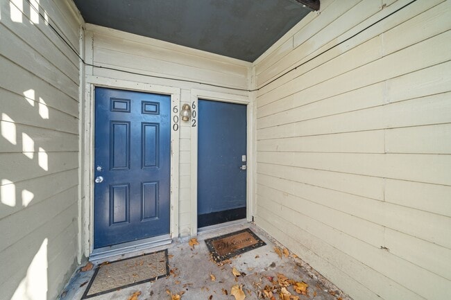 Foto del edificio - 9009 Richmond Ave.