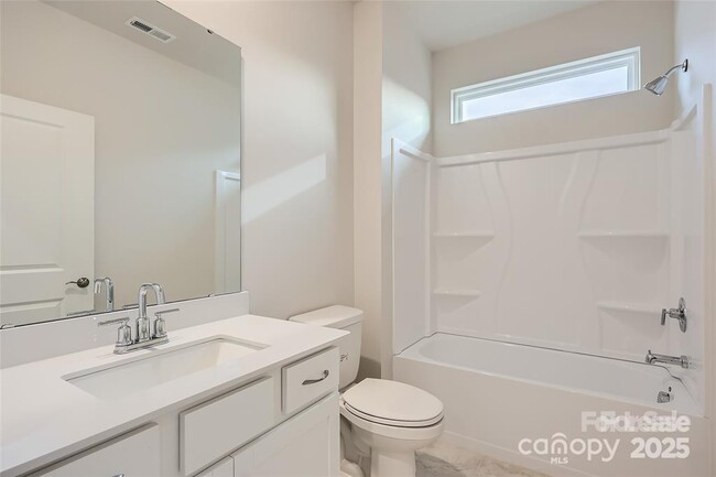 Foto del edificio - 5901 Oak Br Cir