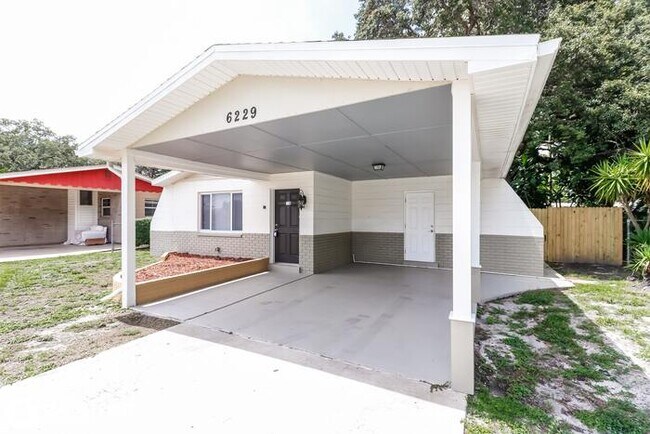 Foto del edificio - 6229 50th Ave N, St Petersburg, FL 33709