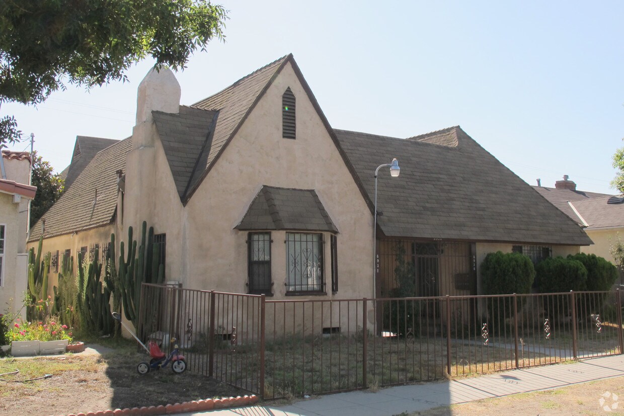 Building Photo - 8932 Tope Ave