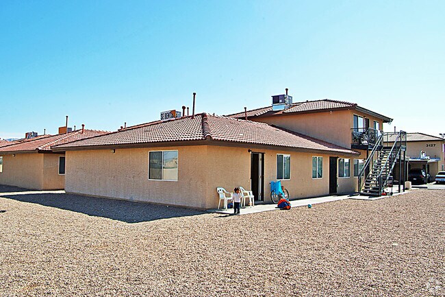 Building Photo - 3129 N Walnut Rd