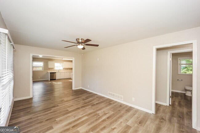 Foto del edificio - 2820 Middleburg Dr