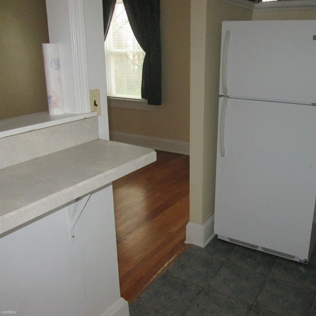 Building Photo - 3029 Oakcrest Ave