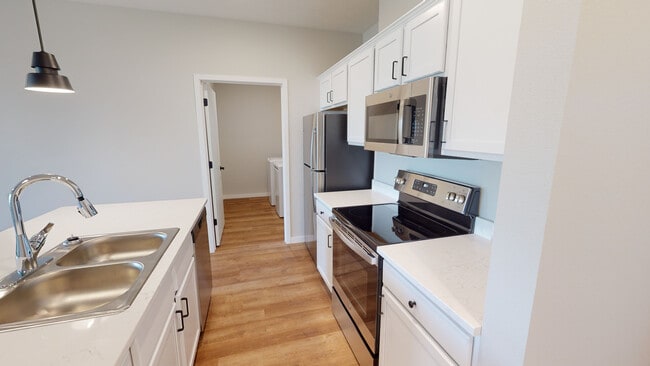 Kitchen - PowderHaus Apartments & Townhomes