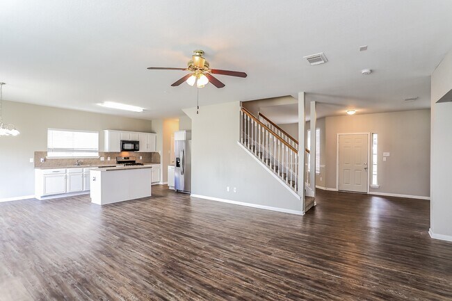 Foto del edificio - 16318 Autumn Leigh Dr