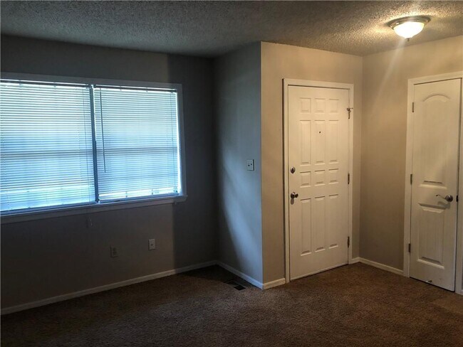 Foto del edificio - 211 S Carl St