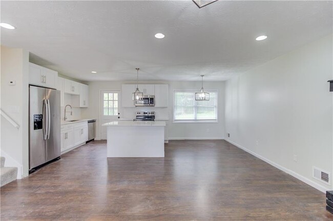 Building Photo - 2705 Sardis Dr