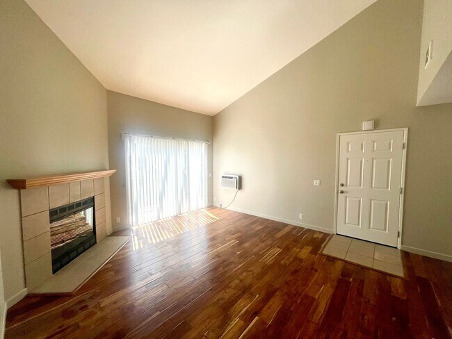 Building Photo - Upgraded Condo in the Hills of Escondido!