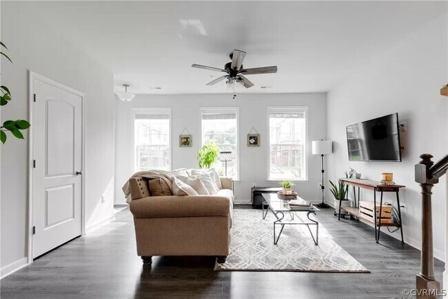 Foto del edificio - 5908 Whitehurst Ln
