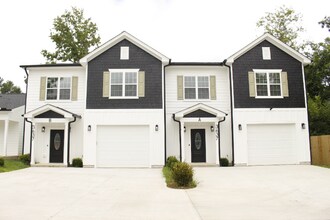 Building Photo - 3637 Guess Rd