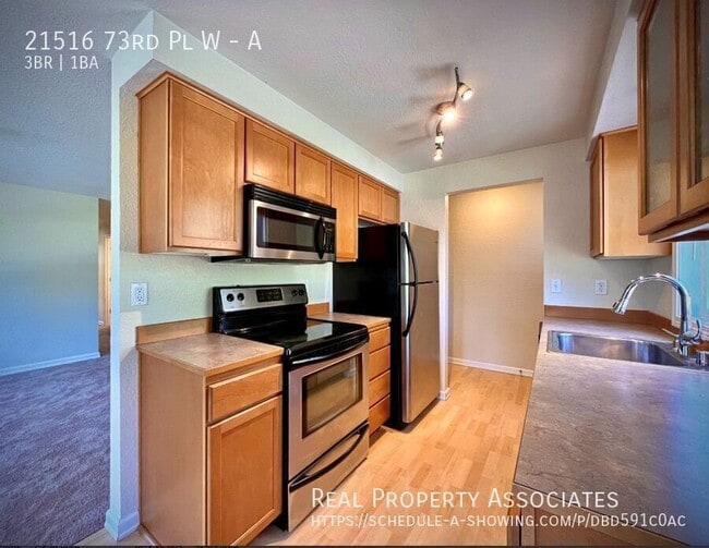 Building Photo - 21516 73rd Pl W