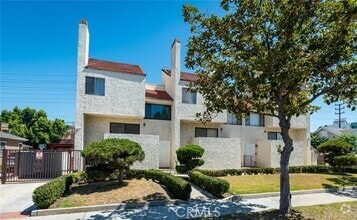 Building Photo - 639 Ivy St