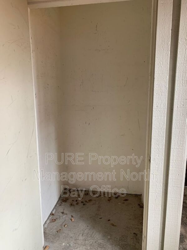 Foto del edificio - 2155 Meadowbrook Ct