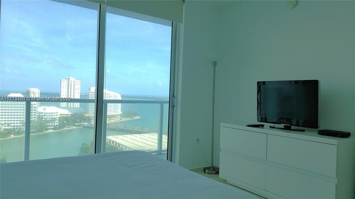 Building Photo - 500 Brickell Ave