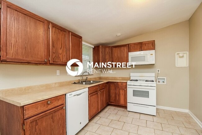 Building Photo - 3 Bedroom Pet-Friendly Home in Lansing, KS...