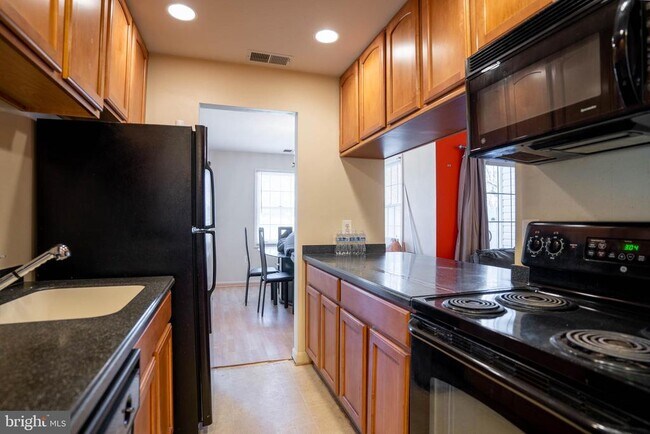 Foto del edificio - 105 Westwick Ct