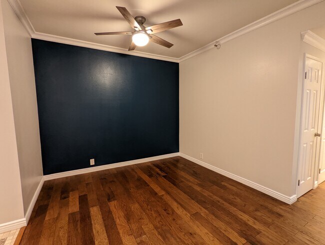 Dining room - 730 W 4th St