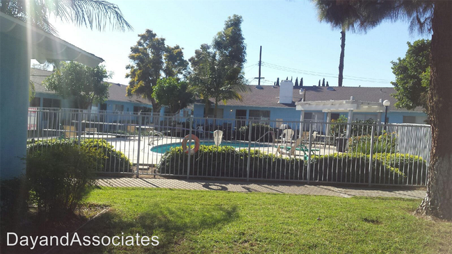 Foto del edificio - 10117 Gunn Ave