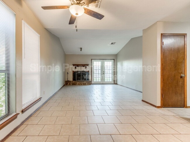 Building Photo - 10104 Shadowridge Dr