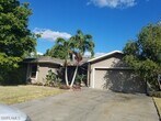 Primary Photo - 313 SE 16th Pl