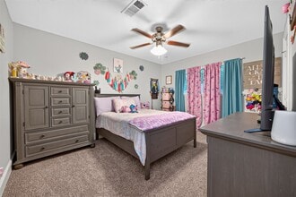 Building Photo - 746 Stone Mountain Dr